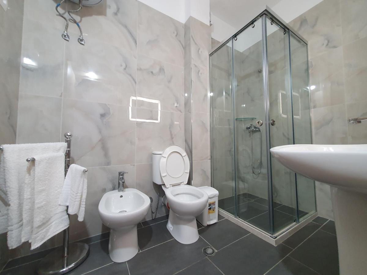Seaview Apartments Vlore Exterior photo